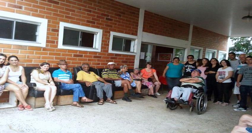 Servidores da Câmara Municipal organizam café da tarde no Asilo Padre Euclides