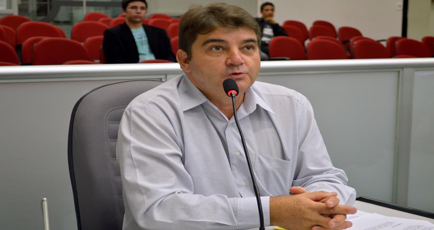 Fernando Carmoni é reconduzido à liderança do prefeito João Cury na Câmara Municipal