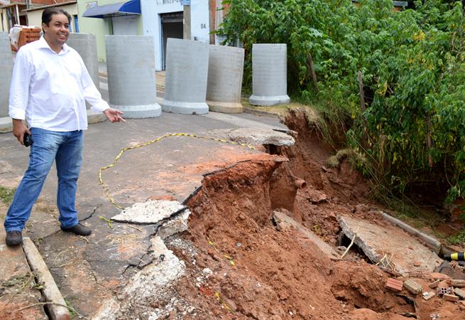 Curumim faz visita em Rubião Júnior, a locais prejudicados pelas fortes chuvas do Carnaval