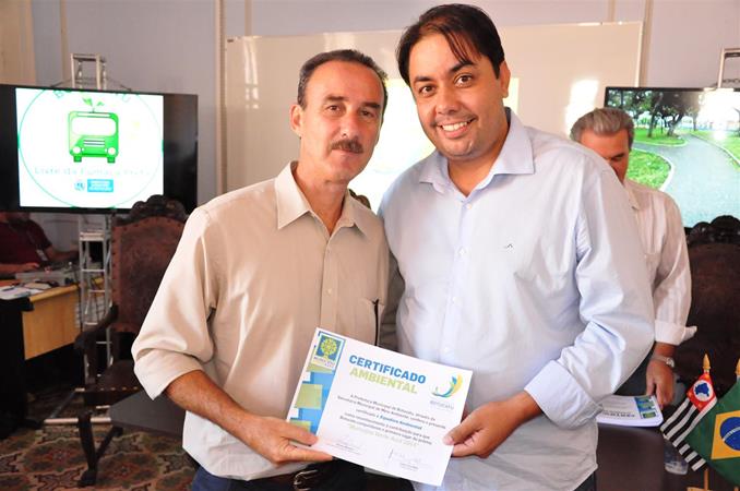 Curumim participa de entrega de certificados. Câmara Municipal também foi contemplada