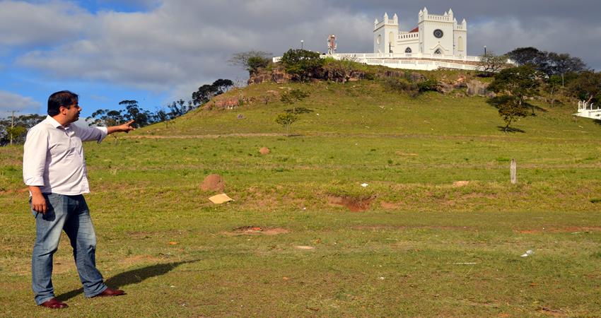 Curumim faz pedidos por paisagismo em morro de Rubião, área esportiva e posto de Bombeiros