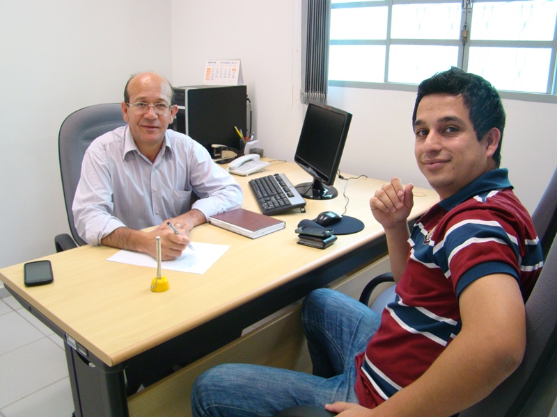 João Elias conhece trabalho do Grupo "Empregos Botucatu"