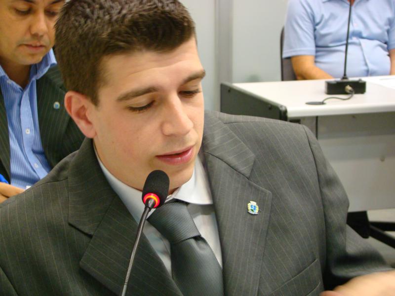 Izaias Colino quer pagamento de 13o salário a conselheiros tutelares