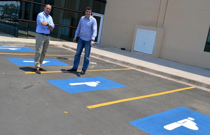 Izaias Colino comemora cumprimento de Lei que destina vagas para gestantes em estacionamentos