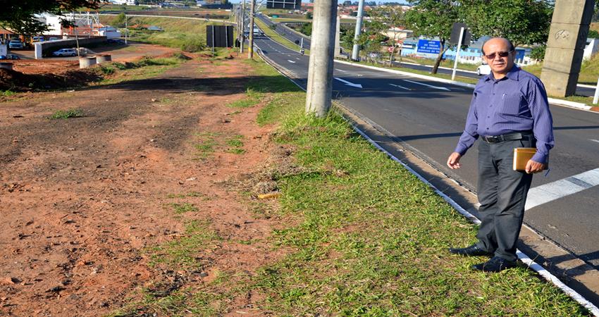 Vereador João Elias cobra calçamento na Castelinho e em duas vias do Recanto Azul