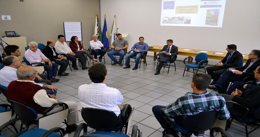 Parlamento Regional reúne vereadores de diversas cidades em primeiro evento oficial