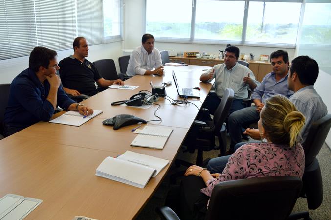 Curumim participa de reunião na sede da Rodovias do Tietê em busca de apoio para obra