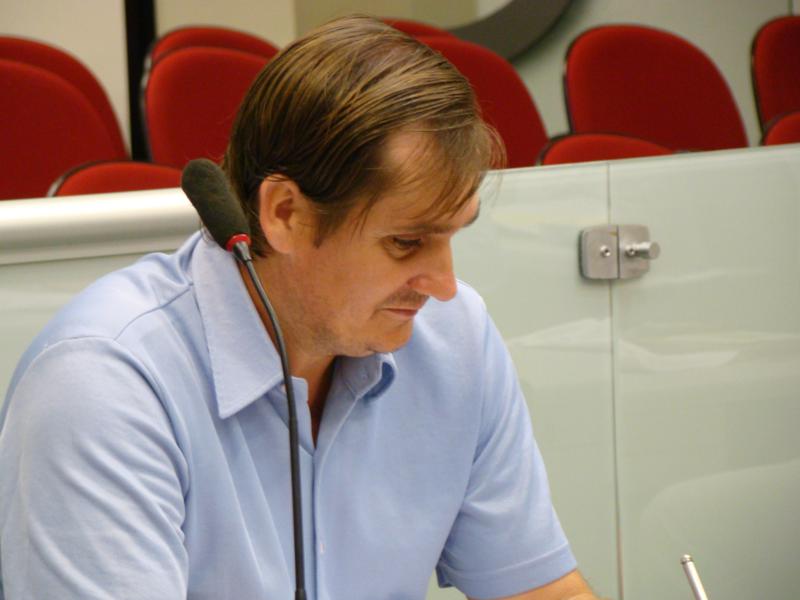 Carlos Trigo pede restauração de passeio público em via da Vila Mariana