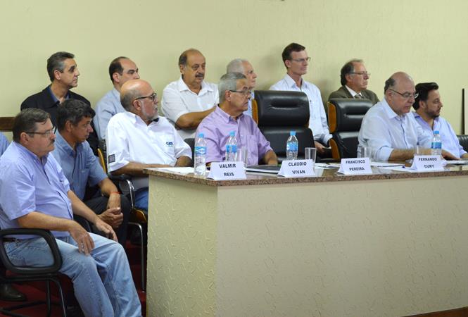 Valmir Reis participa de debate sobre agricultura e abastecimento com secretário estadual da pasta