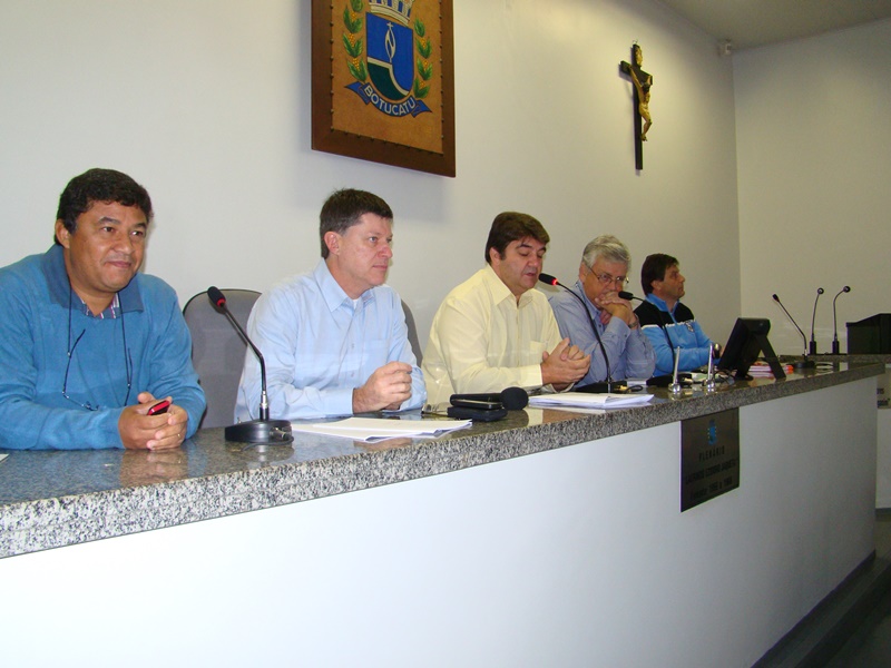 Vereadores participam de audiências públicas sobre Prestação de Contas e Proposta Orçamentária