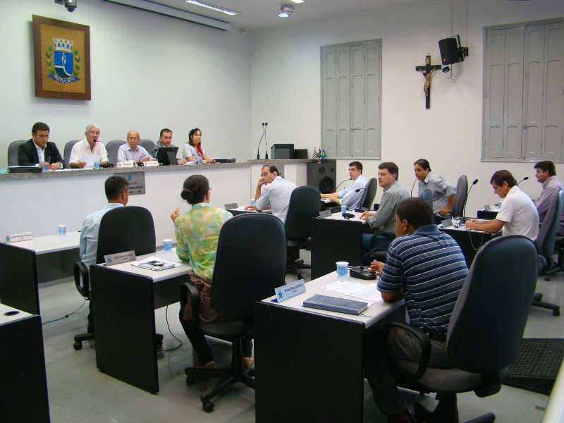Vereadores pedem legislação que preservem praças da cidade